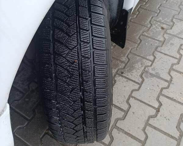 Белый Мерседес Вито, объемом двигателя 2.15 л и пробегом 370 тыс. км за 5700 $, фото 28 на Automoto.ua