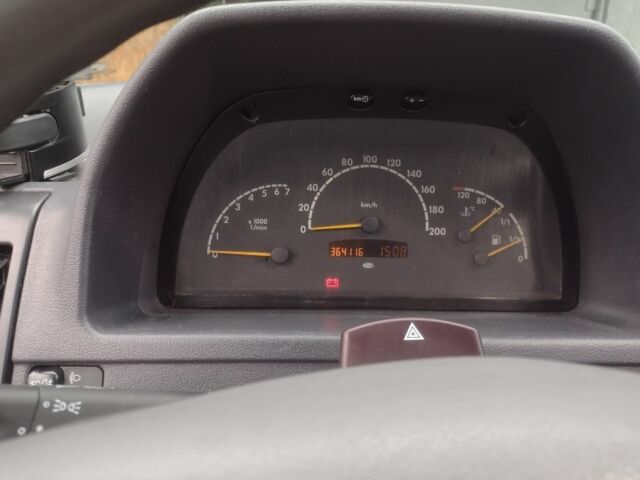 Белый Мерседес Вито, объемом двигателя 2.1 л и пробегом 365 тыс. км за 5000 $, фото 10 на Automoto.ua