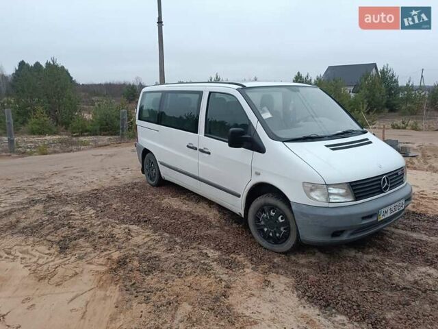 Белый Мерседес Вито, объемом двигателя 2.2 л и пробегом 520 тыс. км за 4800 $, фото 1 на Automoto.ua