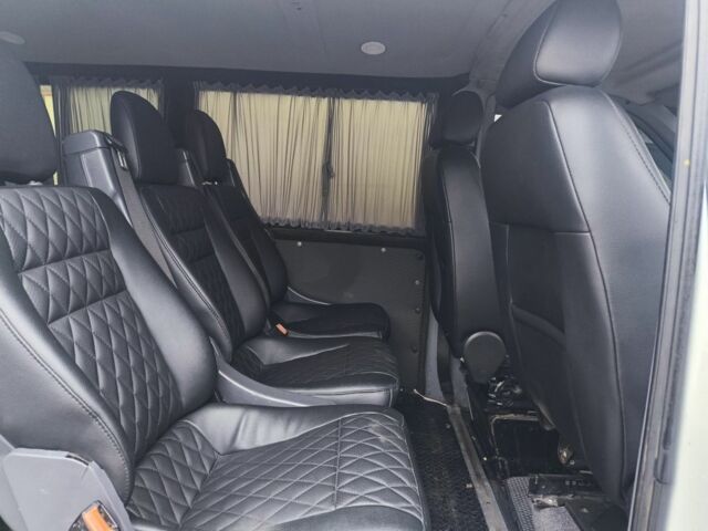 Белый Мерседес Вито, объемом двигателя 2.2 л и пробегом 430 тыс. км за 8000 $, фото 6 на Automoto.ua