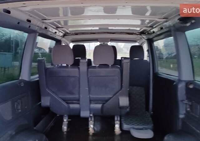 Белый Мерседес Вито, объемом двигателя 2.2 л и пробегом 300 тыс. км за 3750 $, фото 54 на Automoto.ua