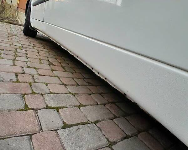 Белый Мерседес Вито, объемом двигателя 2.15 л и пробегом 340 тыс. км за 4600 $, фото 20 на Automoto.ua