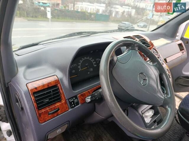 Белый Мерседес Вито, объемом двигателя 2.15 л и пробегом 370 тыс. км за 5700 $, фото 15 на Automoto.ua