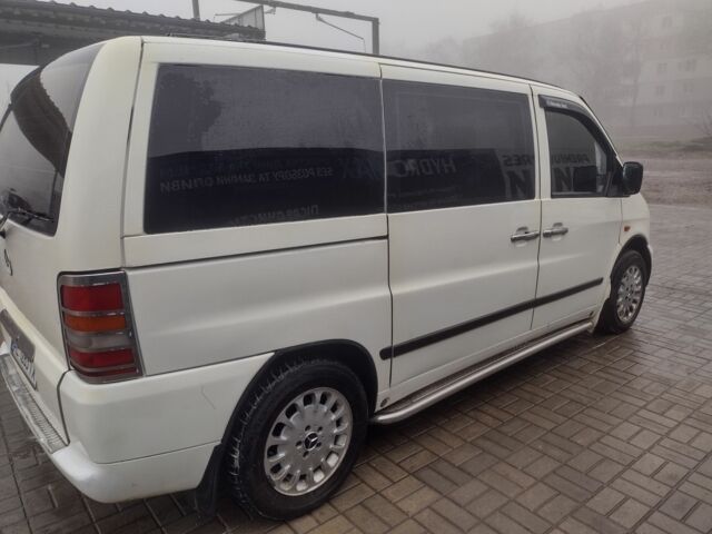 Белый Мерседес Вито, объемом двигателя 2.1 л и пробегом 365 тыс. км за 5000 $, фото 2 на Automoto.ua