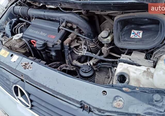 Белый Мерседес Вито, объемом двигателя 2.2 л и пробегом 300 тыс. км за 3750 $, фото 64 на Automoto.ua