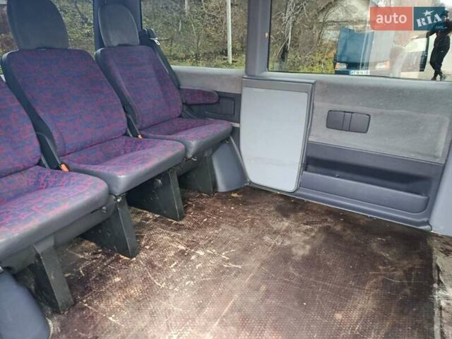 Белый Мерседес Вито, объемом двигателя 2.15 л и пробегом 500 тыс. км за 4350 $, фото 4 на Automoto.ua