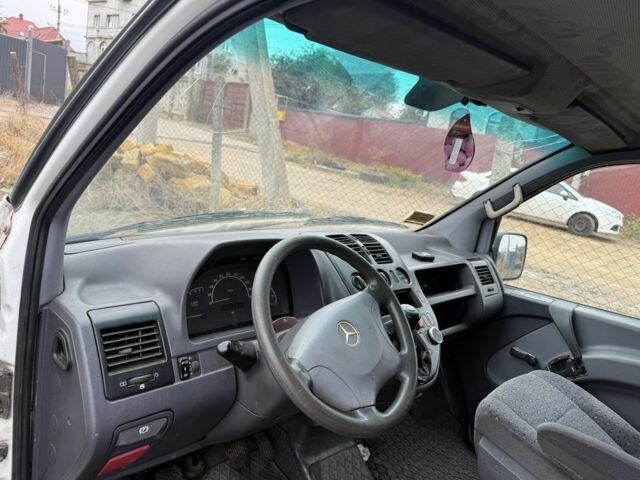 Білий Мерседес Віто, об'ємом двигуна 2.1 л та пробігом 400 тис. км за 3500 $, фото 4 на Automoto.ua