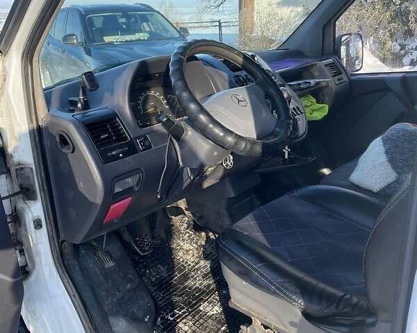 Білий Мерседес Віто, об'ємом двигуна 2.2 л та пробігом 373 тис. км за 3000 $, фото 5 на Automoto.ua