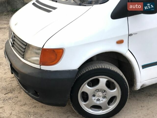 Белый Мерседес Вито, объемом двигателя 2.2 л и пробегом 200 тыс. км за 2999 $, фото 43 на Automoto.ua