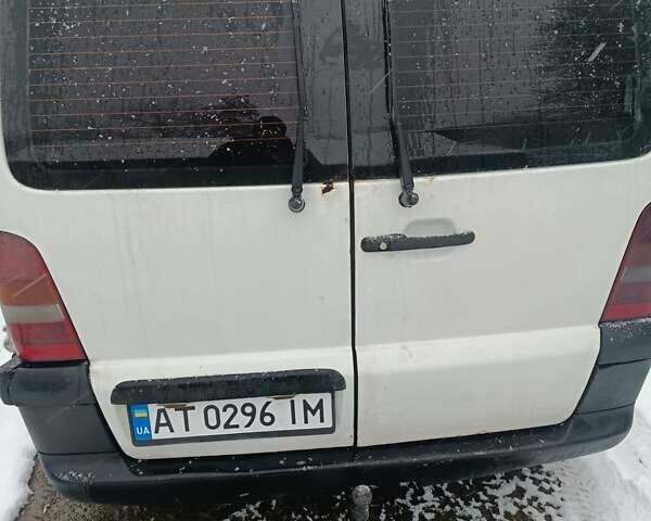 Белый Мерседес Вито, объемом двигателя 2.2 л и пробегом 345 тыс. км за 5200 $, фото 8 на Automoto.ua