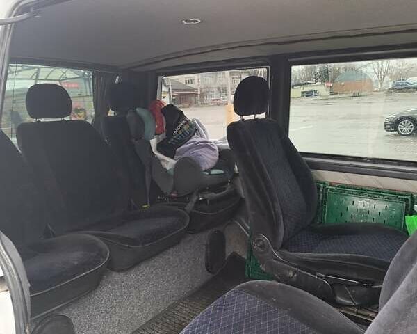 Белый Мерседес Вито, объемом двигателя 2.15 л и пробегом 370 тыс. км за 5700 $, фото 10 на Automoto.ua