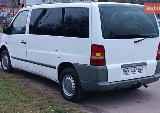 Белый Мерседес Вито, объемом двигателя 2.2 л и пробегом 300 тыс. км за 3750 $, фото 13 на Automoto.ua