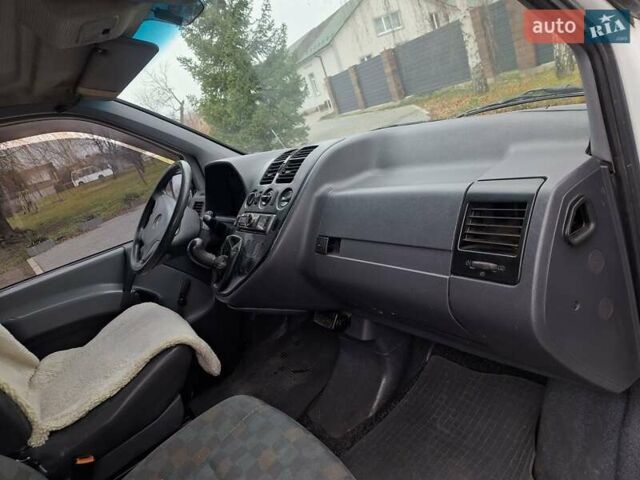 Белый Мерседес Вито, объемом двигателя 2.2 л и пробегом 333 тыс. км за 3700 $, фото 21 на Automoto.ua