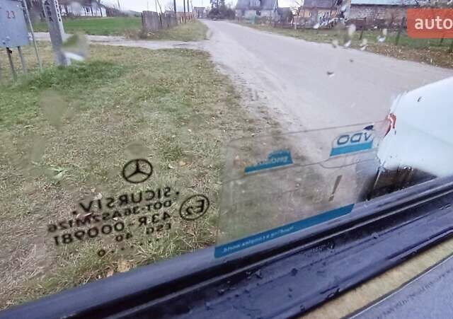 Белый Мерседес Вито, объемом двигателя 2.2 л и пробегом 300 тыс. км за 3750 $, фото 68 на Automoto.ua
