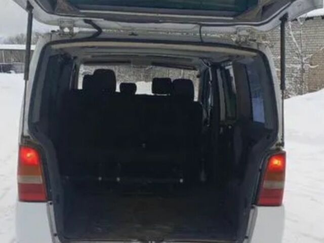 Белый Мерседес Вито, объемом двигателя 2.15 л и пробегом 288 тыс. км за 3000 $, фото 7 на Automoto.ua