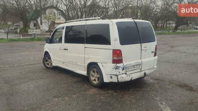 Белый Мерседес Вито, объемом двигателя 2.2 л и пробегом 350 тыс. км за 2550 $, фото 6 на Automoto.ua