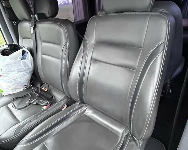 Белый Мерседес Вито, объемом двигателя 2.1 л и пробегом 402 тыс. км за 6500 $, фото 5 на Automoto.ua