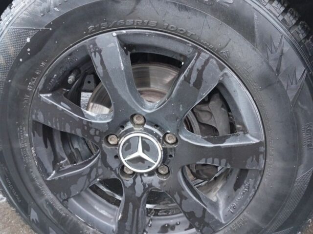 Білий Мерседес Віто, об'ємом двигуна 2.1 л та пробігом 330 тис. км за 3500 $, фото 6 на Automoto.ua