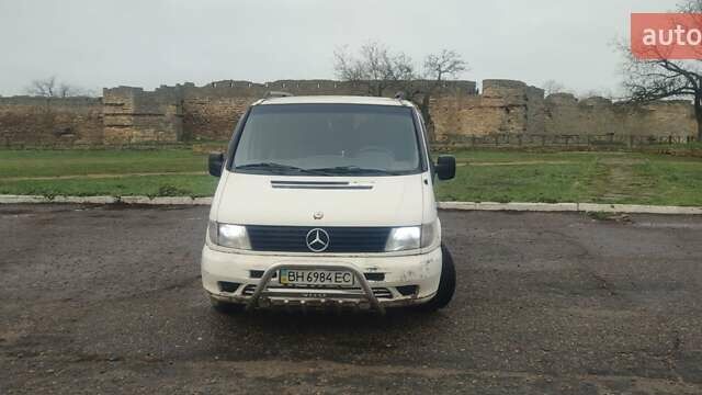 Белый Мерседес Вито, объемом двигателя 2.2 л и пробегом 350 тыс. км за 2550 $, фото 8 на Automoto.ua