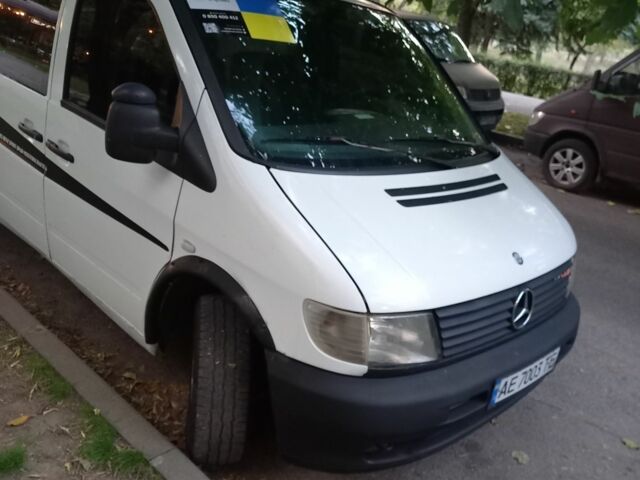 Белый Мерседес Вито, объемом двигателя 2.1 л и пробегом 235 тыс. км за 1800 $, фото 4 на Automoto.ua