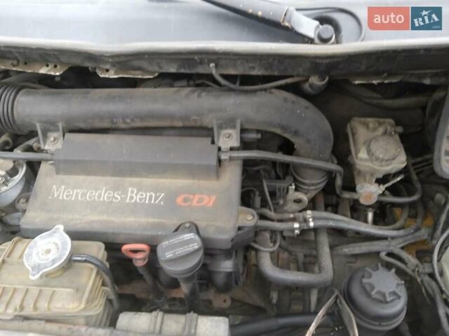 Білий Мерседес Віто, об'ємом двигуна 2.2 л та пробігом 437 тис. км за 4200 $, фото 2 на Automoto.ua