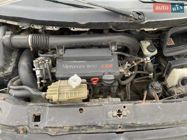 Белый Мерседес Вито, объемом двигателя 2.2 л и пробегом 380 тыс. км за 5300 $, фото 8 на Automoto.ua