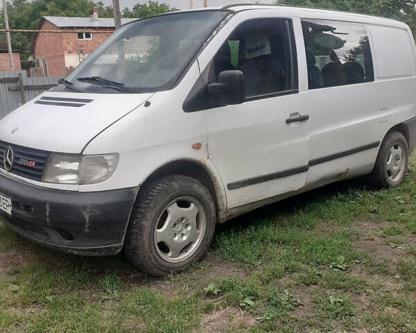 Белый Мерседес Вито, объемом двигателя 2.2 л и пробегом 285 тыс. км за 4200 $, фото 4 на Automoto.ua