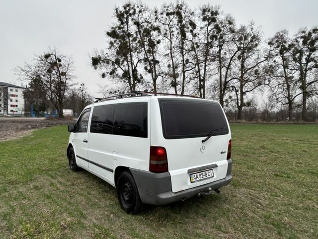 Белый Мерседес Вито, объемом двигателя 2.1 л и пробегом 402 тыс. км за 6500 $, фото 3 на Automoto.ua