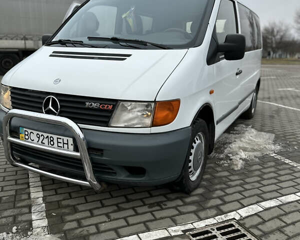 Белый Мерседес Вито, объемом двигателя 2.15 л и пробегом 320 тыс. км за 4800 $, фото 6 на Automoto.ua