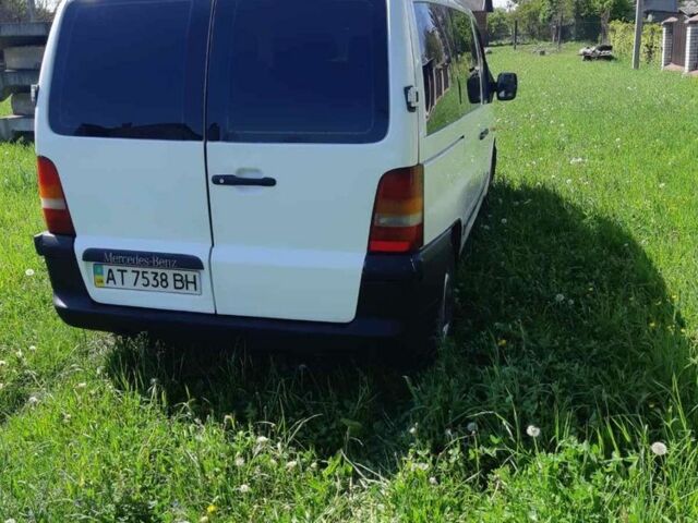 Белый Мерседес Вито, объемом двигателя 2.2 л и пробегом 220 тыс. км за 4900 $, фото 1 на Automoto.ua