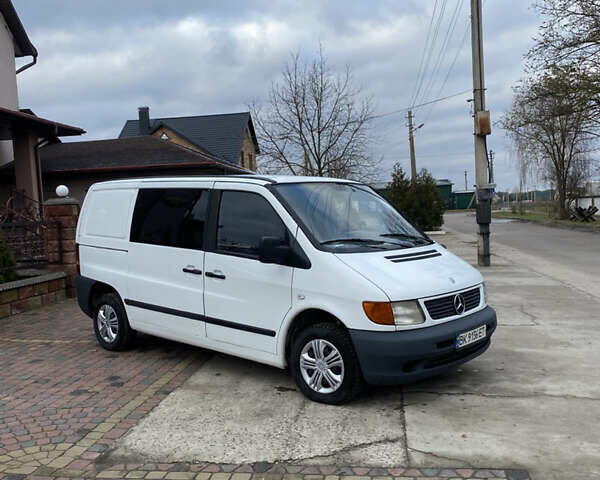 Белый Мерседес Вито, объемом двигателя 2.2 л и пробегом 480 тыс. км за 3500 $, фото 5 на Automoto.ua
