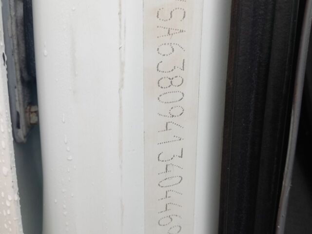 Белый Мерседес Вито, объемом двигателя 2.1 л и пробегом 235 тыс. км за 1800 $, фото 6 на Automoto.ua