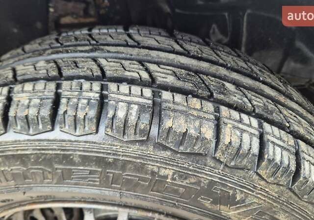 Белый Мерседес Вито, объемом двигателя 2.15 л и пробегом 273 тыс. км за 2490 $, фото 7 на Automoto.ua