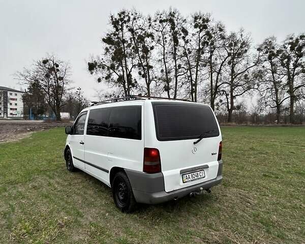 Белый Мерседес Вито, объемом двигателя 2.1 л и пробегом 402 тыс. км за 6500 $, фото 2 на Automoto.ua