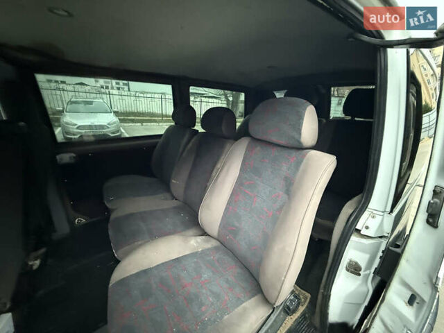 Білий Мерседес Віто, об'ємом двигуна 2.2 л та пробігом 360 тис. км за 4199 $, фото 12 на Automoto.ua