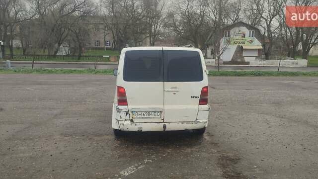 Белый Мерседес Вито, объемом двигателя 2.2 л и пробегом 350 тыс. км за 2550 $, фото 5 на Automoto.ua
