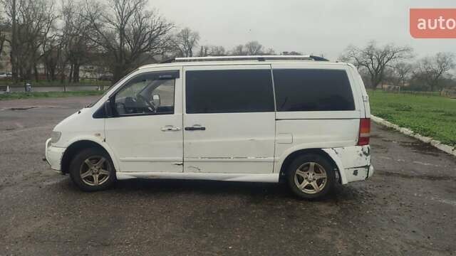 Белый Мерседес Вито, объемом двигателя 2.2 л и пробегом 350 тыс. км за 2550 $, фото 7 на Automoto.ua
