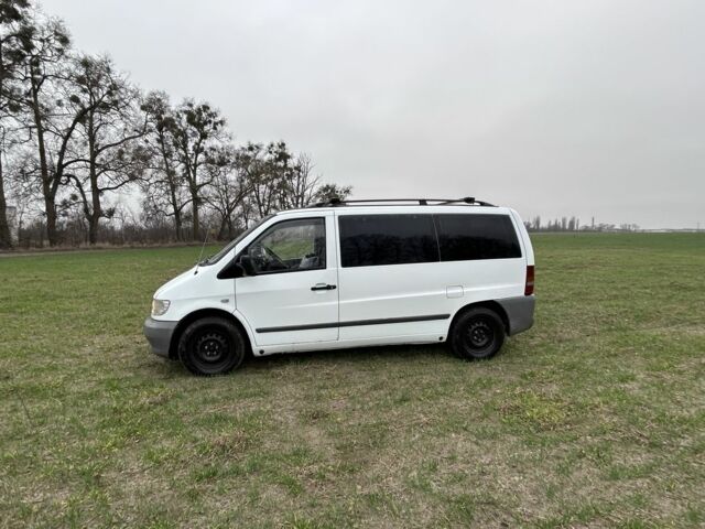 Белый Мерседес Вито, объемом двигателя 2.1 л и пробегом 402 тыс. км за 6500 $, фото 2 на Automoto.ua