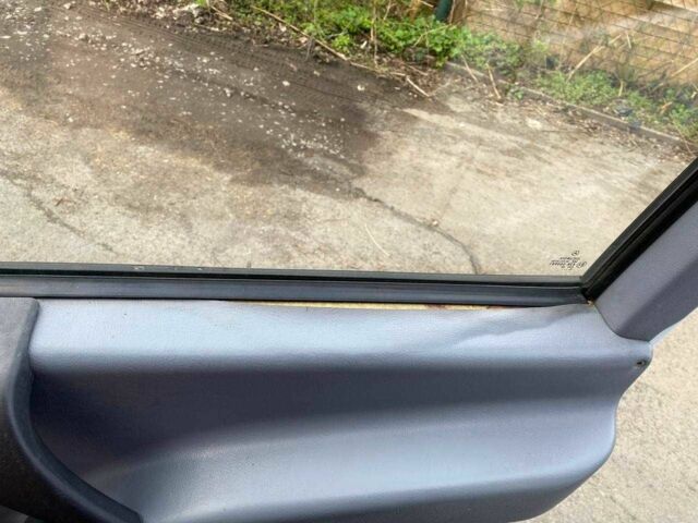 Белый Мерседес Вито, объемом двигателя 2.2 л и пробегом 500 тыс. км за 4659 $, фото 5 на Automoto.ua