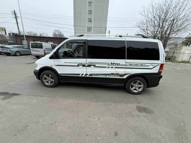 Белый Мерседес Вито, объемом двигателя 2.2 л и пробегом 363 тыс. км за 4200 $, фото 6 на Automoto.ua