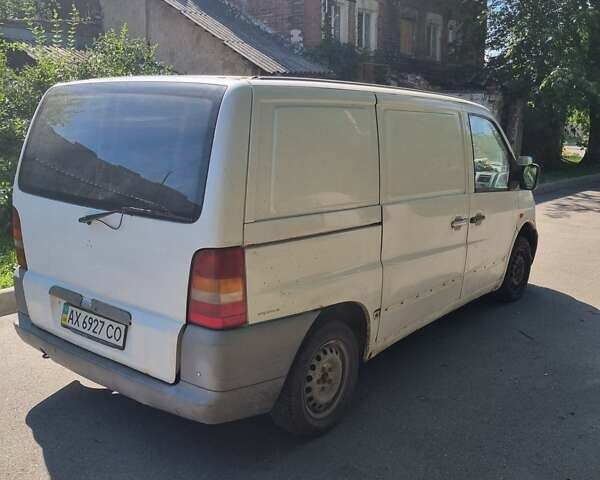 Белый Мерседес Вито, объемом двигателя 2.15 л и пробегом 443 тыс. км за 2900 $, фото 6 на Automoto.ua