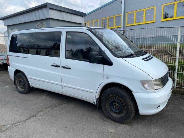 Белый Мерседес Вито, объемом двигателя 2.2 л и пробегом 500 тыс. км за 4659 $, фото 1 на Automoto.ua