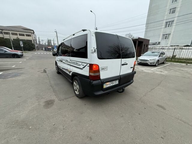 Белый Мерседес Вито, объемом двигателя 2.2 л и пробегом 363 тыс. км за 4200 $, фото 4 на Automoto.ua