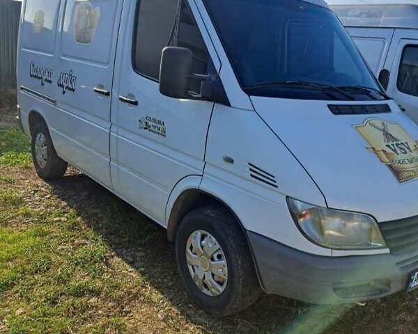 Білий Мерседес Віто, об'ємом двигуна 2.15 л та пробігом 370 тис. км за 6200 $, фото 1 на Automoto.ua