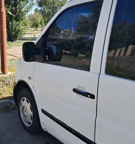 Белый Мерседес Вито, объемом двигателя 2.15 л и пробегом 350 тыс. км за 4300 $, фото 6 на Automoto.ua