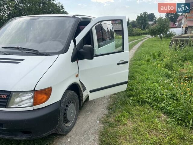 Белый Мерседес Вито, объемом двигателя 2.3 л и пробегом 390 тыс. км за 3300 $, фото 1 на Automoto.ua