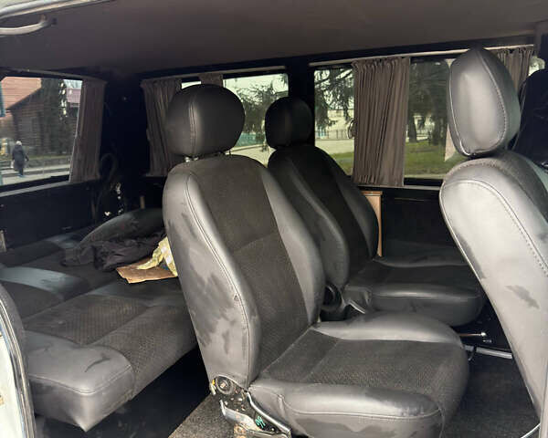 Белый Мерседес Вито, объемом двигателя 2.15 л и пробегом 300 тыс. км за 5500 $, фото 11 на Automoto.ua