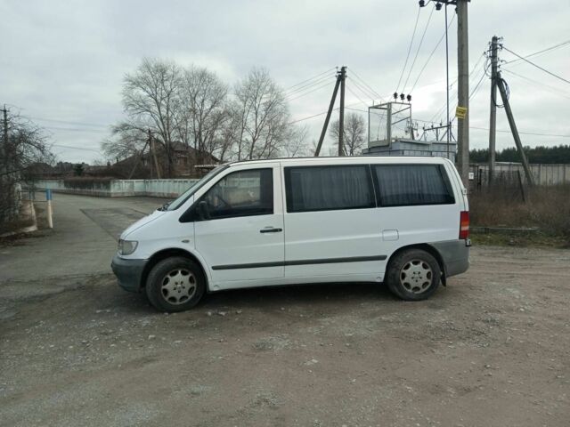 Белый Мерседес Вито, объемом двигателя 2.2 л и пробегом 500 тыс. км за 4200 $, фото 7 на Automoto.ua