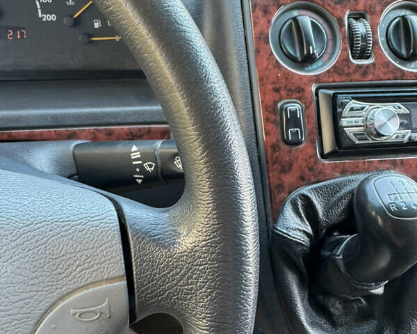 Белый Мерседес Вито, объемом двигателя 2.15 л и пробегом 301 тыс. км за 7300 $, фото 60 на Automoto.ua