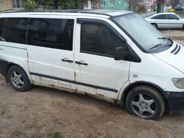 Белый Мерседес Вито, объемом двигателя 0 л и пробегом 328 тыс. км за 2000 $, фото 1 на Automoto.ua